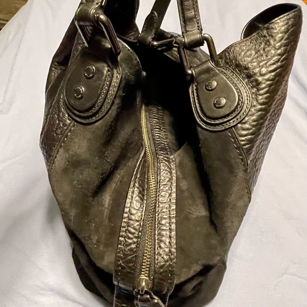 Like new Coach Edie42 black leather and suede purse - Picture 6 of 6